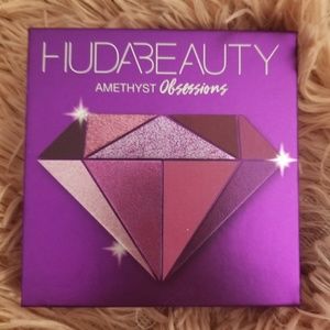 Huda Beauty Amethyst Eyeshadow Palette